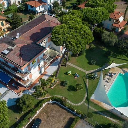Hotel La Palma Λίντο ντι Καμαϊόρε Εξωτερικό φωτογραφία