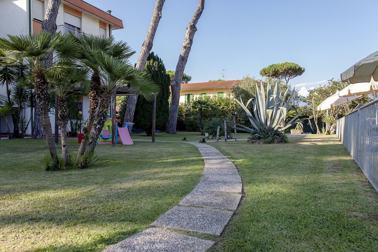 Hotel La Palma Λίντο ντι Καμαϊόρε Εξωτερικό φωτογραφία