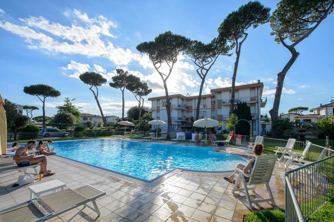 Hotel La Palma Λίντο ντι Καμαϊόρε Εξωτερικό φωτογραφία