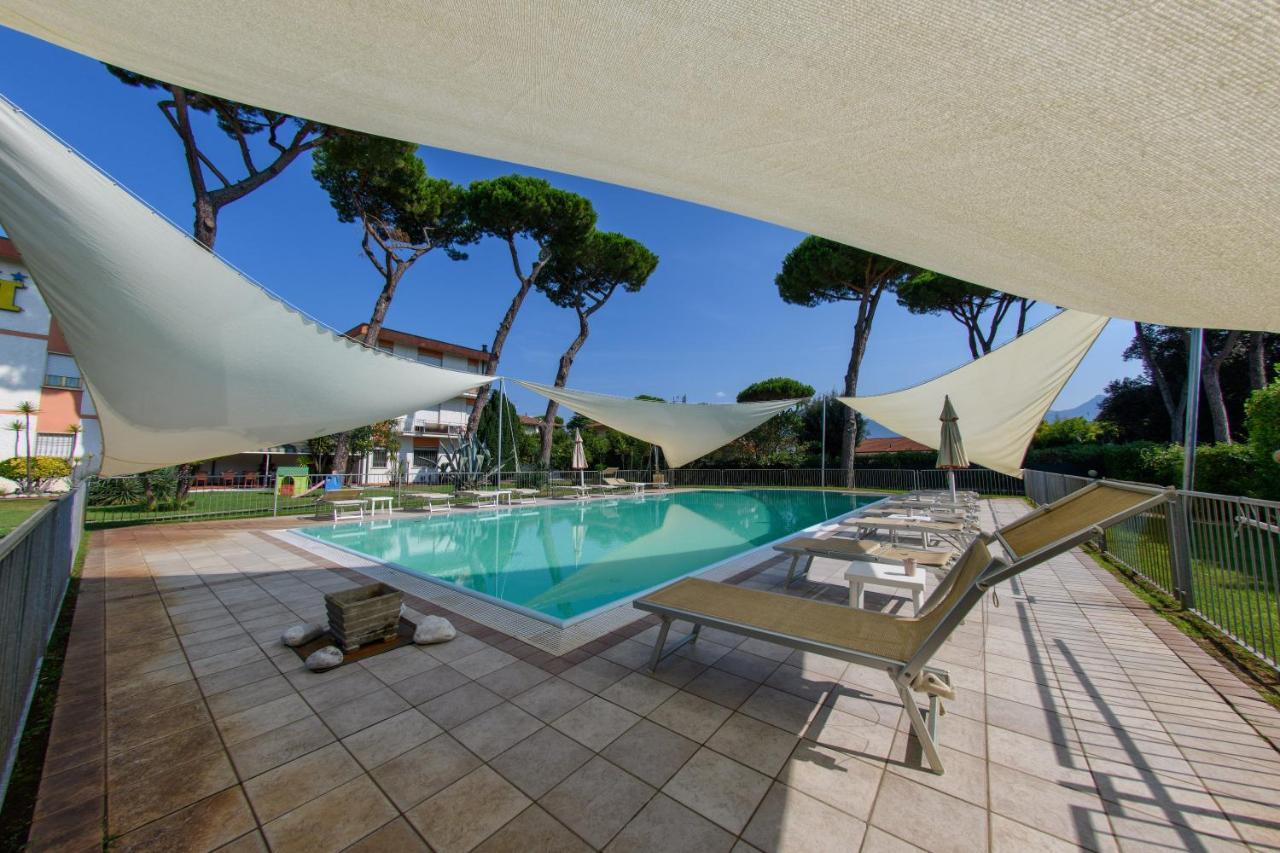 Hotel La Palma Λίντο ντι Καμαϊόρε Εξωτερικό φωτογραφία